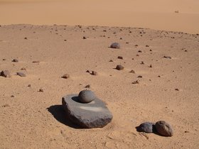 2006_Algeria_grindstone.jpg