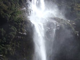 2007_New_Zealand_Milford_Sounds.jpg