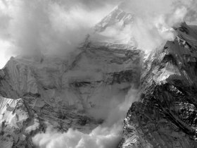 2009_Nepal_Annapurna_II_avalanche.jpg