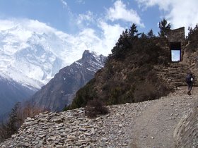 2009_Nepal_Pisang.jpg