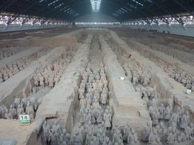 2010_China_Xian_Terra-Cota-soldiers.jpg